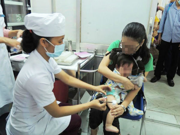 Trưởng khoa Nhiễm – Thần kinh bệnh viện Nhi Đồng 1: “Anti vaccine là cực kì nguy hiểm với sinh mạng của trẻ”