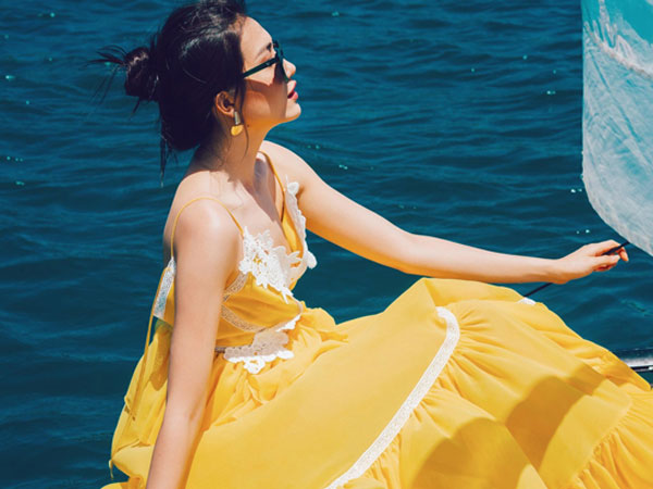 Chọn đồ đi nghỉ hè đẹp như sao Việt