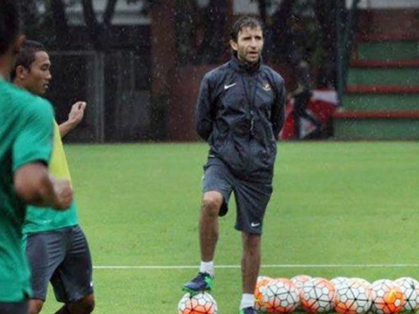 HLV đội U22 Indonesia: "Thái Lan và Việt Nam mạnh hơn"