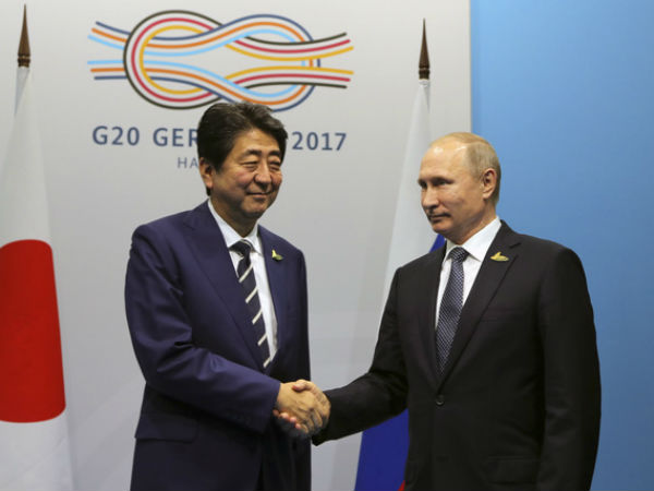 Tổng thống Putin xin lỗi Thủ tướng Nhật Bản vì cuộc hội đàm với ông Trump