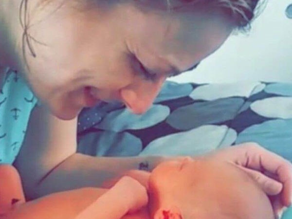 Bé sơ sinh tử vong vì mẹ ngủ quên khi đang cho bú