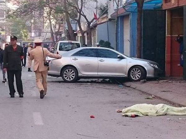 Hai xe cán bộ tông nhau, 1 phó trưởng công an huyện tử vong