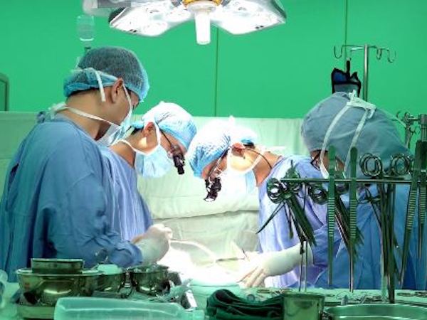 Cơn đau thắt ngực cảnh báo bạn bị bệnh tim