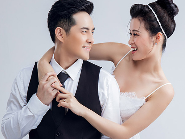 Nghi vấn Đông Nhi và bạn trai 8 năm lộ ảnh cưới