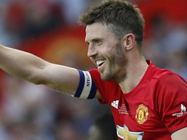 Carrick thay Rooney làm đội trưởng Man Utd