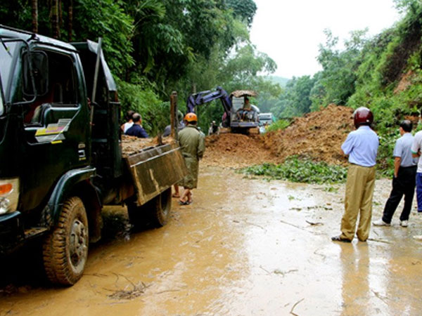 Đã có 14 người chết và mất tích vì mưa lũ, sạt lở đất