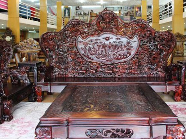 Đại gia Hà Nội chi 13 tỷ sắm bộ bàn ghế Cửu Long Bát Tiên