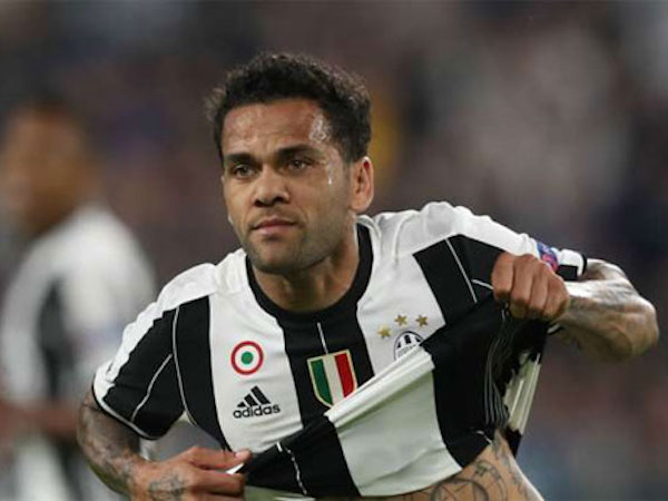 Dani Alves ngoảnh mặt với Guardiola, chuẩn bị ký với PSG