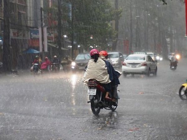 Dự báo thời tiết 12/7: 2 đầu đất nước mưa to