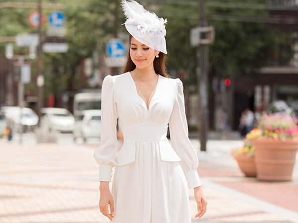 Mặc đẹp là thế mà Phạm Hương vẫn bị chỉ trích không thương tiếc