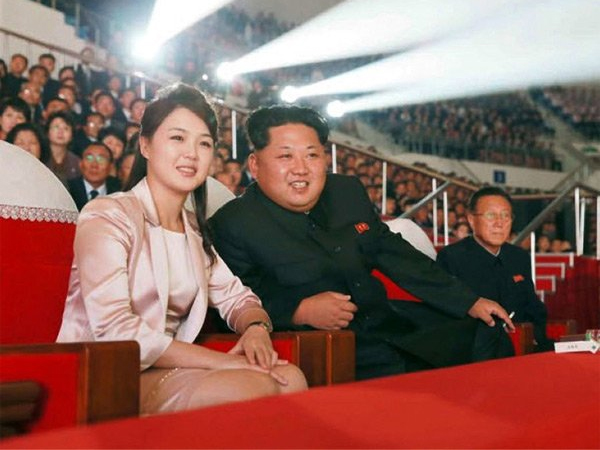 Vợ ông Kim Jong Un bất ngờ tái xuất