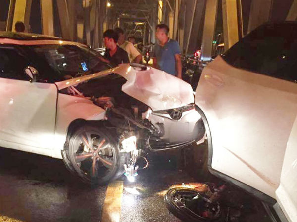 Vụ tai nạn khiến 3 người tử vong trên cầu Chương Dương: Nghi vấn xe Lexus chạy ngược chiều