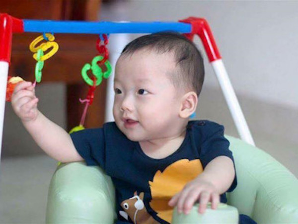 Bé trai sinh ra từ người mẹ ung thư nhường sự sống cho con đã tròn 1 tuổi