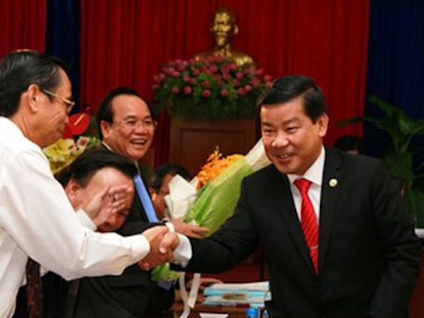 Chủ tịch Bình Dương cùng lúc nhận 4-5 thư triệu tập của tòa!