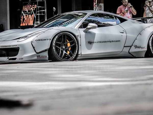 Chiêm ngưỡng bộ áo mới trên siêu xe Ferrari 458 Italia độ Liberty Walk độc nhất Việt Nam