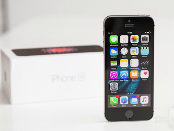 iPhone SE giảm giá sốc chỉ còn 4,5 triệu đồng