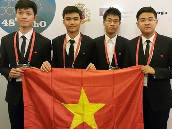 Nam sinh 2 năm liên tục giành Huy chương Vàng Olympic Hoá quốc tế