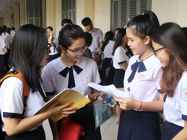 Ngày đầu điều chỉnh nguyện vọng: Cần cẩn trọng "bẫy"... điểm sàn