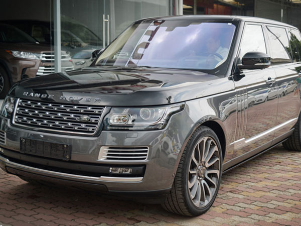 SUV hạng sang Range Rover Hybrid giá hơn chục tỷ đầu tiên tại VN