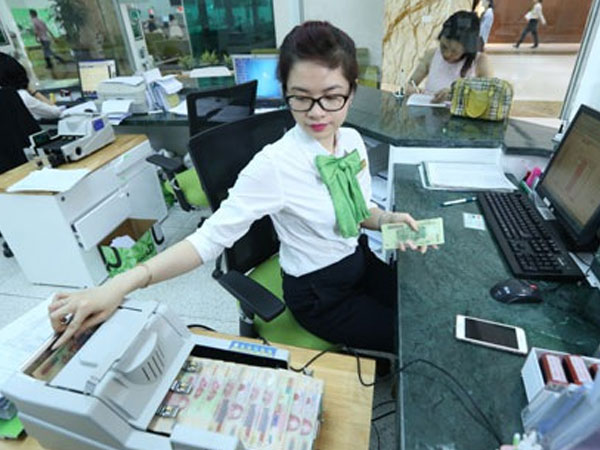 Lãi suất liên ngân hàng giảm sâu