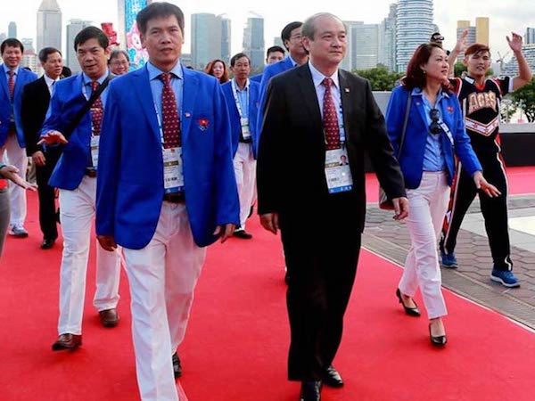 Bí hiểm việc 5 ông phó đoàn xin… ở nhà