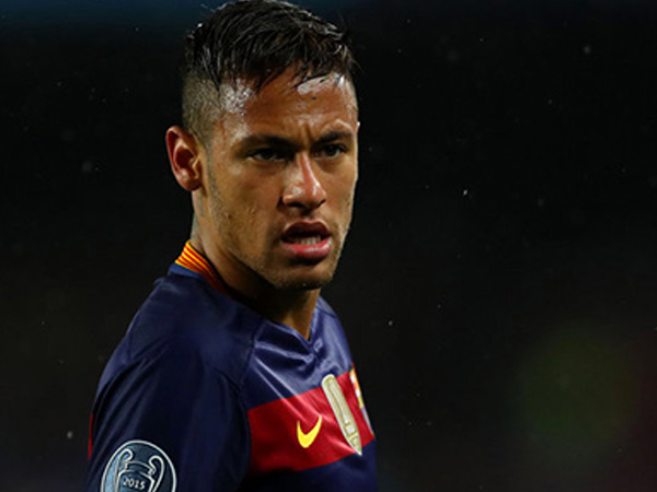 Bố Neymar gặp Chủ tịch PSG vì con trai thấy khó ở tại Barca