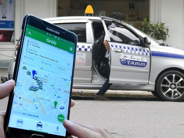 Taxi truyền thống kêu ca, Bộ Tài chính lên tiếng về thuế Uber, Grab