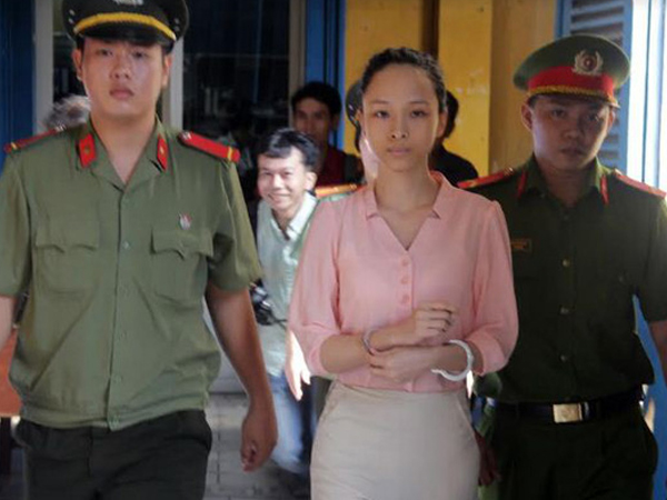 Vụ hoa hậu Phương Nga: Kiến nghị điều tra hành vi hối lộ quản giáo để thông cung