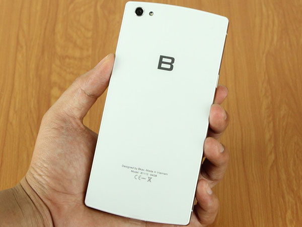 Bỏ chiến lược bán online, Bkav sẽ bán BPhone 2 tại TGDĐ
