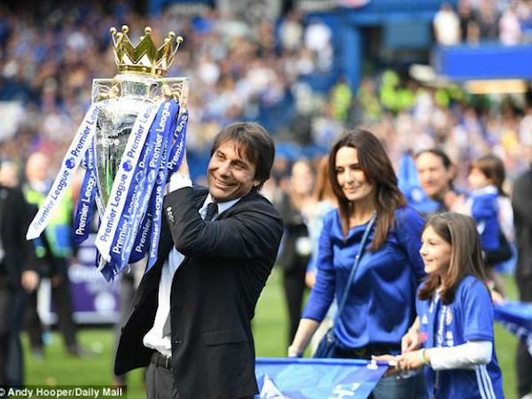 Chelsea trói Conte bằng "mưa tiền": Mourinho phải ghen tị
