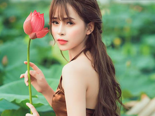 Gái Tuyên Quang mặc áo yếm thế này đủ đẹp "đốn tim", cần gì hở?