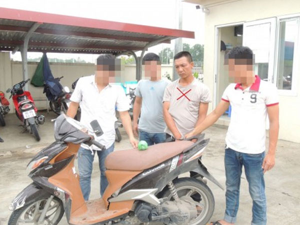 Hà Nam: Bắt 2 đối tượng tàng trữ 1 cây heroin