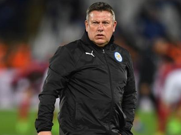 HLV Leicester gián tiếp “lật mặt” Arsenal và Barcelona