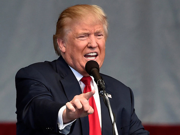 Ông Trump nổi giận vì thông tin bí mật gặp Tổng thống Putin