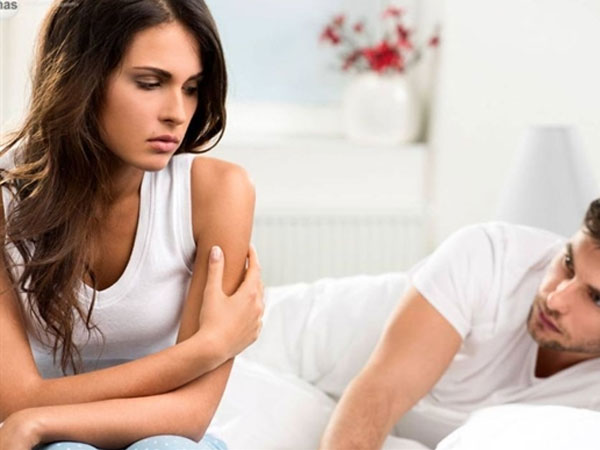 Mới 35 tuổi nhưng tôi đã không còn đáp ứng nổi nhu cầu chăn gối của chồng