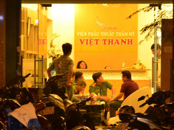 Người đàn ông nước ngoài hút mỡ bụng bị co giật tử vong
