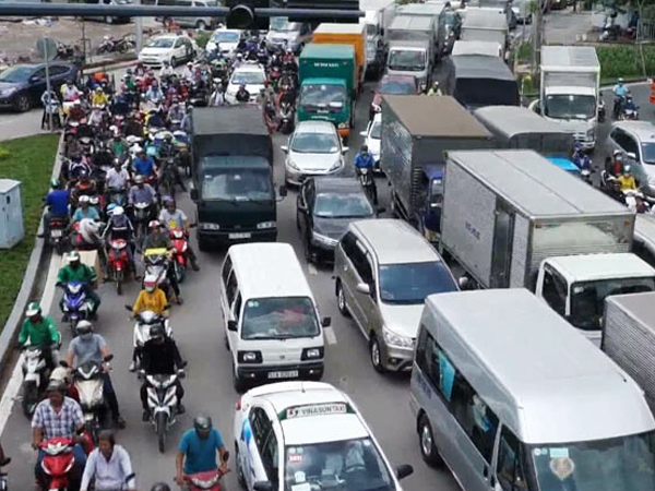 Sân bay Tân Sơn Nhất kẹt xe nghiêm trọng, các công trình "bất lực"