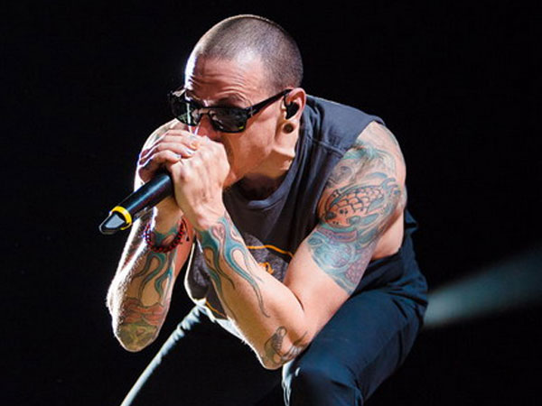 Ca sĩ chính của nhóm Linkin Park treo cổ tự tử