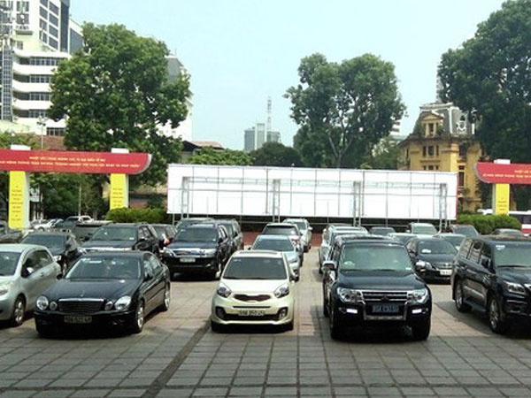 Chưa rà soát xong xe công dư thừa đã vội vã mua sắm thêm
