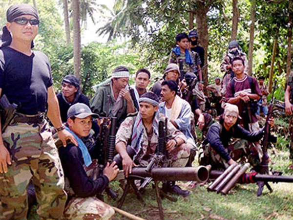 Hoàn tất hậu sự cho hai công dân Việt bị Abu Sayyaf sát hại