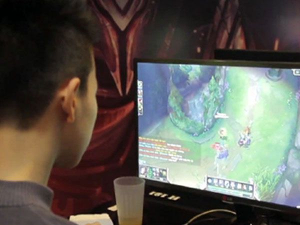 Vướng lao lý vì bị bạn chơi game "cài bẫy"
