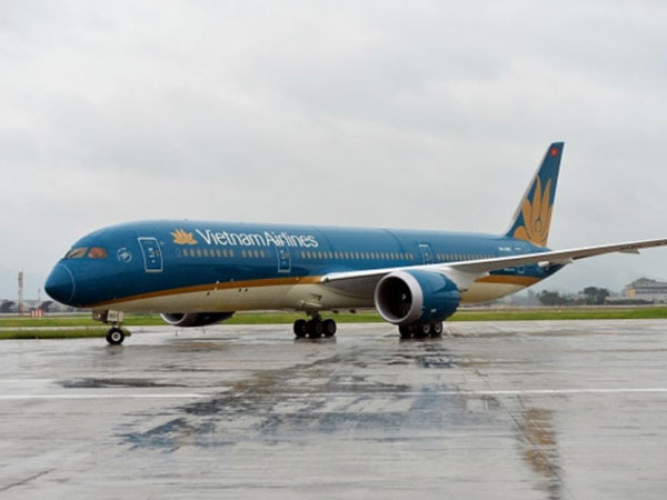 Vietnam Airlines lùi 8 chuyến bay vì bão số 3