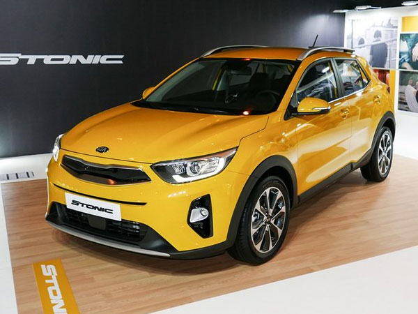 Kia Stonic hoàn toàn mới có giá từ 376 triệu đồng