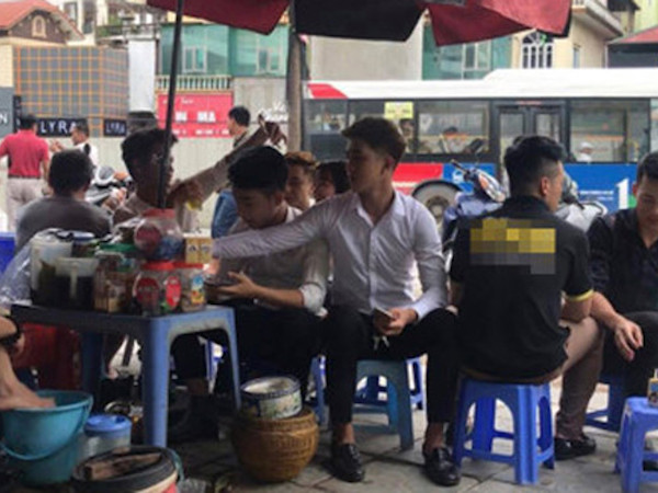 Phạt 7,5 triệu đồng người tung clip dùng nước rửa chân pha trà đá
