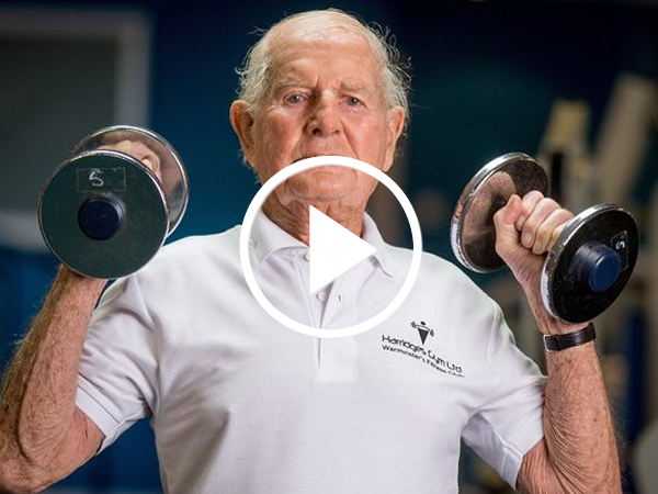 Cụ ông 98 tuổi phong độ nhờ tập gym 90 phút mỗi ngày
