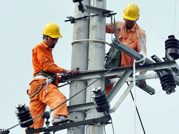 Giá bán buôn điện tại TP.HCM cao nhất cả nước