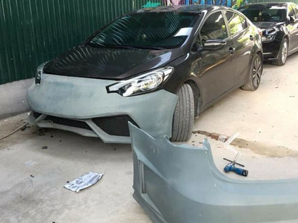 Hà Nội: Ngỡ ngàng với KIA K3 độ vỏ lên Lamborghini