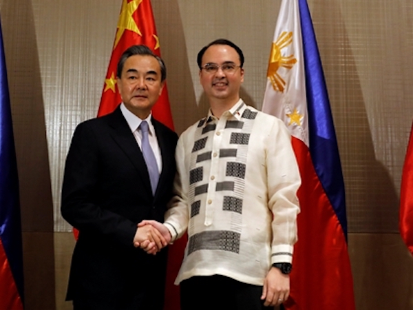 Trung Quốc ủng hộ khai thác dầu khí chung với Philippines tại Biển Đông