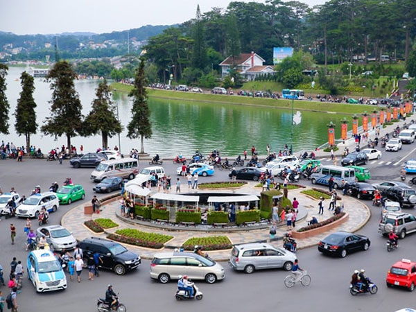 Vì sao Đà Lạt - Thành phố duy nhất cả nước không có đèn xanh, đèn đỏ?