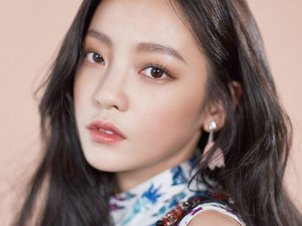 Nữ ca sĩ thần tượng Kpop bị nghi hút cần sa
